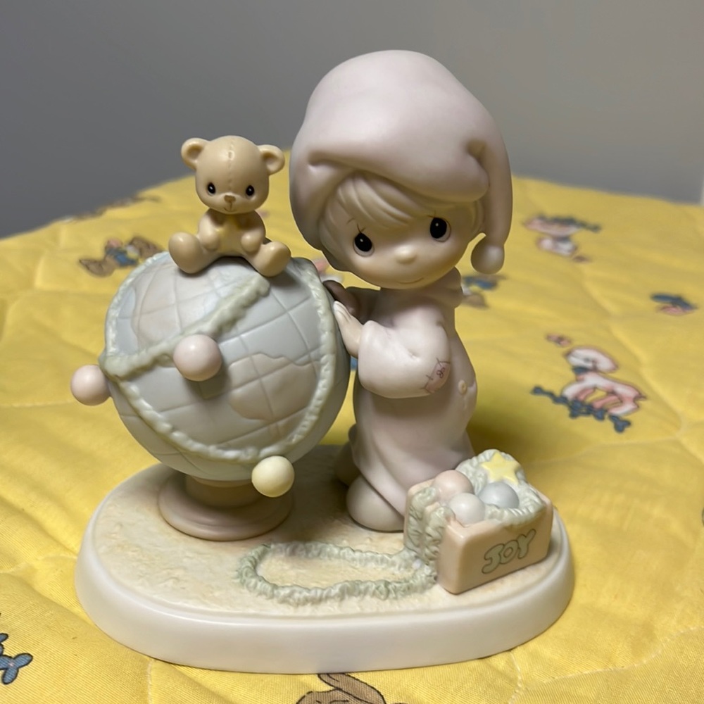Precious Moments “May Your World Be Trimmed With Joy”